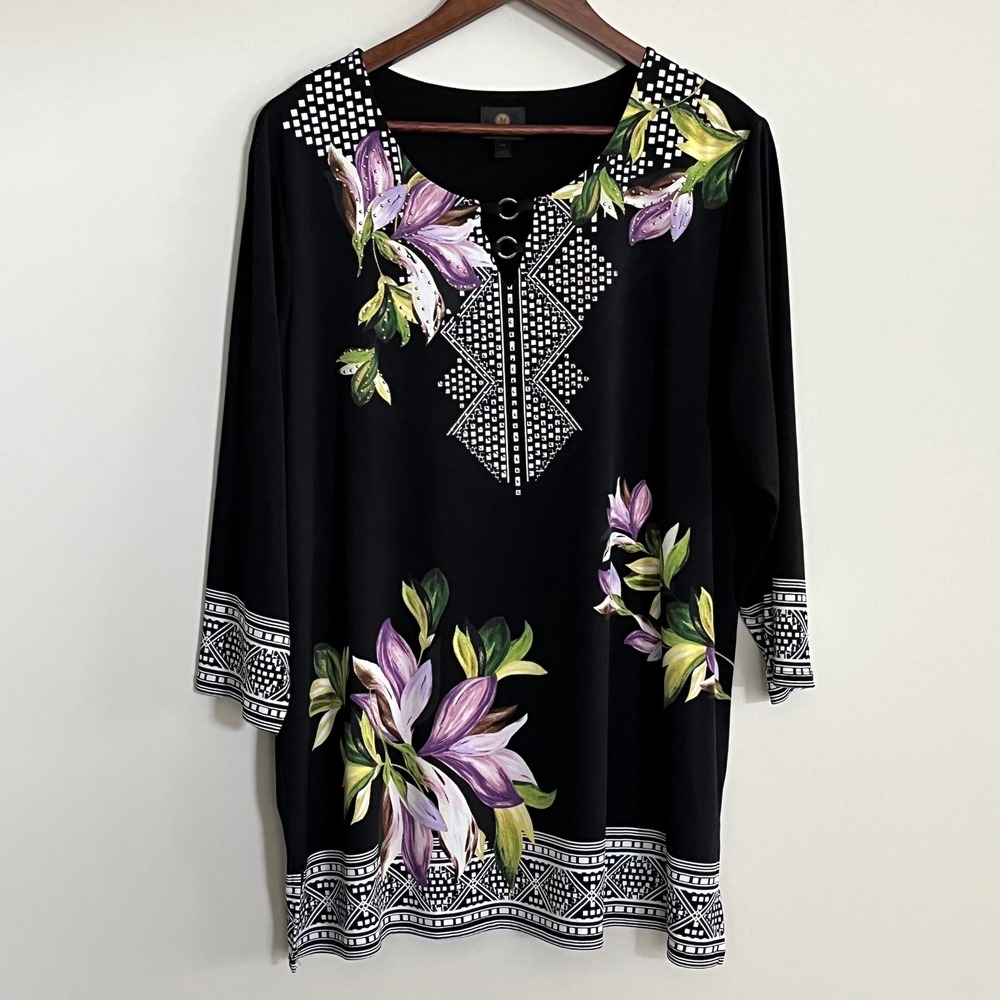 JM Collection Women 1X Black Floral Geometric Rhinestone Ring Neck Tunic Top